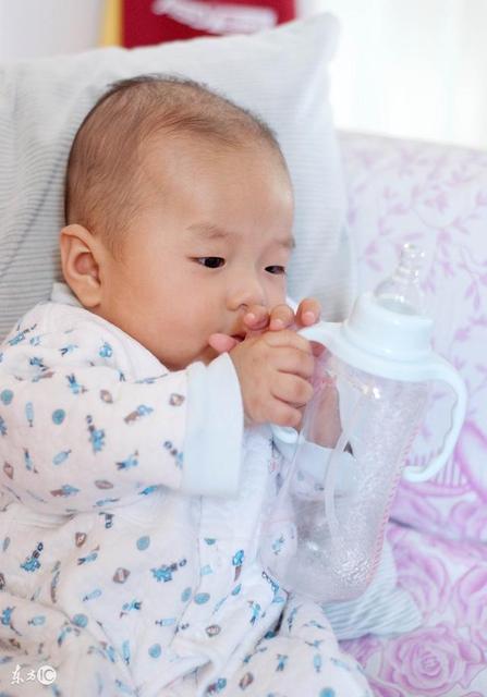 孩子出现吐奶的情况怎么办好
