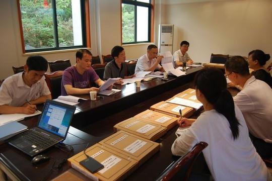 游仙区区纠风办主任,监察局副局长,区红会特邀法律顾问张友刚陪同检查