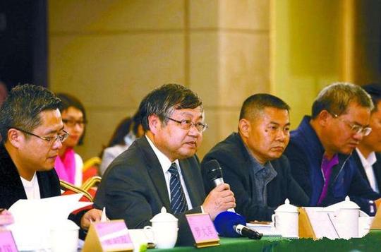 他出身农村脾气火爆,用200万资金创业成立的公司被称"小华为"