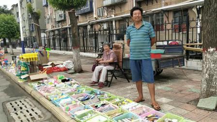 农村大哥投资1万块钱做生意，一个月能挣多少钱?这收入高吗?