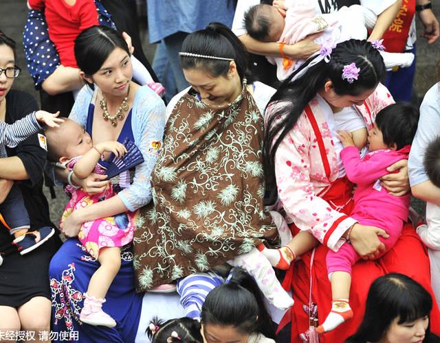 母乳喂养的宝宝是按需喂养还是按时喂养