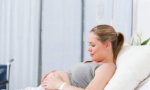 孕妇可以经常摸肚子吗 会导致脐带绕颈吗