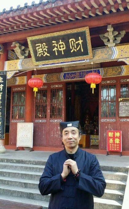 净明宗坛弟子冯法逸道长为您化灾解厄!