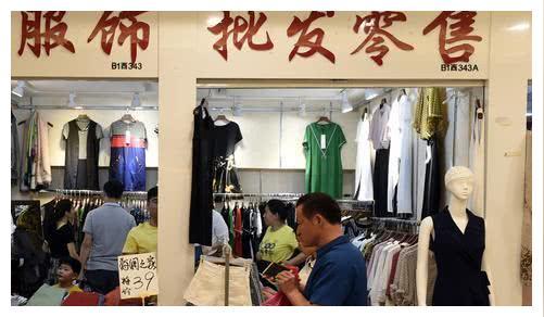 打工妹做淘宝没生意想转行,低价甩货也没人买,两万的货烂在手里