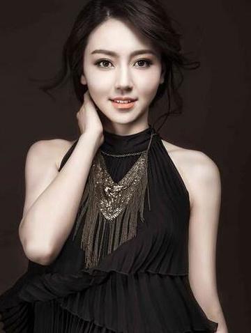 黄梦莹打成龙杨幂表情