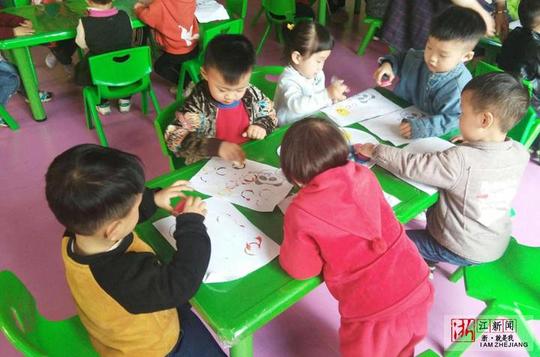 旧物改造做出大生意郑州90后女幼师辞职创业月入近