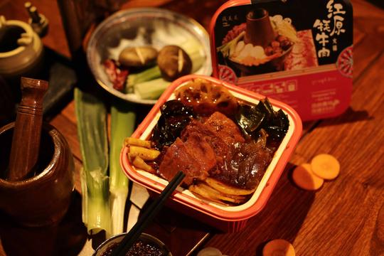 快跟上"自热火锅"这波懒人节奏——"挑时挑食"独家报道