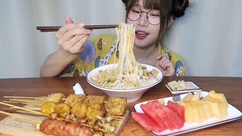 【小小吃播】夏日螺蛳粉配烧烤美滋滋【深夜小饭堂】