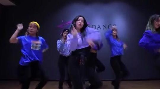 抖音热门歌曲年会舞蹈串烧公司创意节目_学猫叫