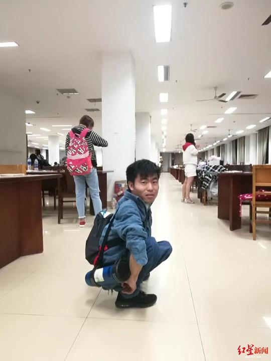 ↑李创业在学校