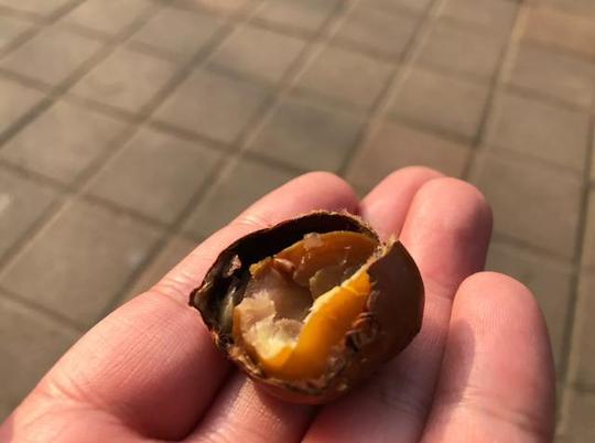 郑州强丽栗子王生意太火,板栗吃出蜂蜜味,老顾客隔一天来买一回