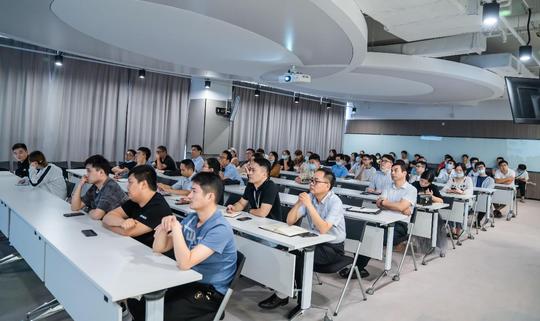盐创学院创新公开课正式开讲!