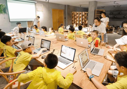 青少儿编程机构哪家好?小码王加盟实现您的创业梦!