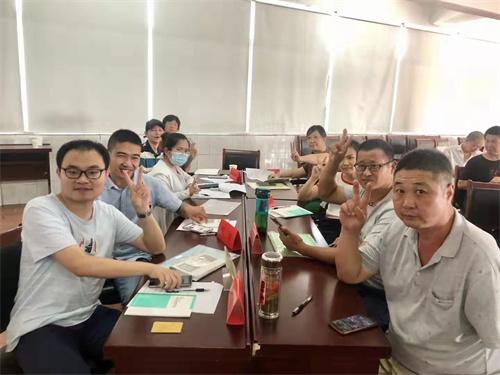 江苏泰兴市残联开展残疾人创业培训