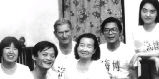 三人创业，一个成亚洲首富，一个成首富之妻，另一个让人最想不到