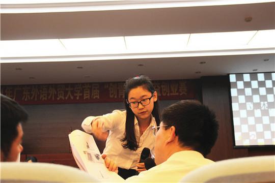 吕静莲在最后点评中简要地分析了这三个因素在公益创业中的重要性.