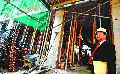 九一一后车衣业式微曾是车衣界大亨后投身房地产的林建中如今摇身变成紧握上亿元生意的酒店业者美国世界日报档案照