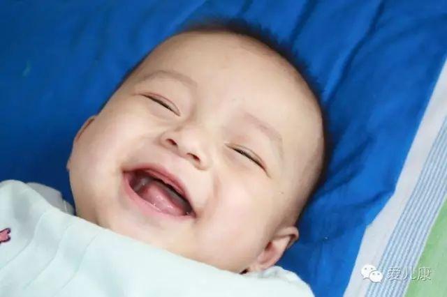 宝贝打嗝不止怎么办