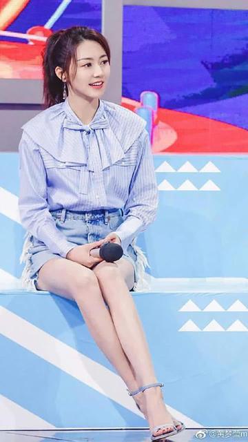 黄梦莹打成龙杨幂表情