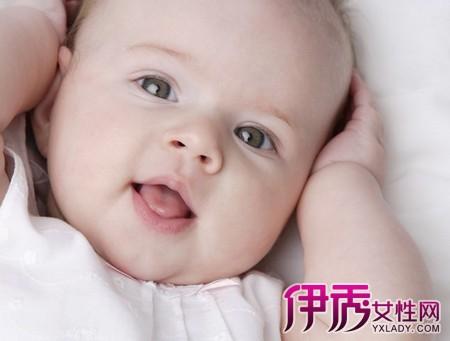 为什么新生儿都喜欢握着小拳头