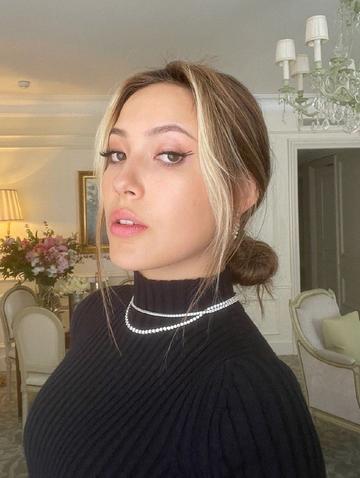 谷爱凌现身巴黎时装周图片