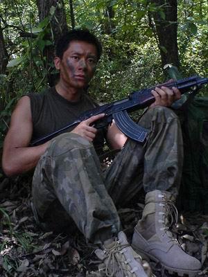 李晨士兵突击苦中作乐感受阳光灿烂的日子