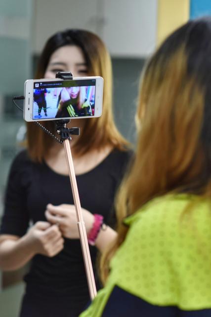 高校该不该开设直播专业视频