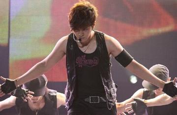 罗志祥玩游戏的表情包