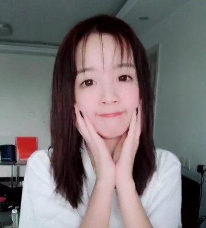抖音女神莉哥也是"照骗"没开美颜的她长这样