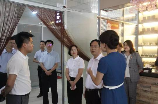 市委副书记魏四新走进铜川市大学生创业孵化园调研指导工作