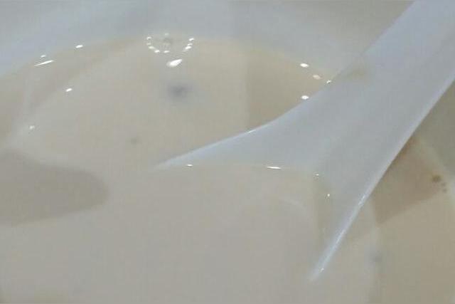 花胶炖牛奶可以用奶锅吗？