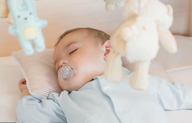 婴幼儿睡觉打鼾正常吗