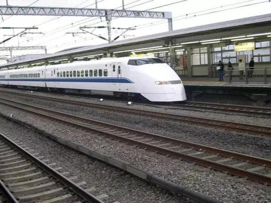 日本高铁在全世界丢人了:空调严重漏水,就这还想和中国抢生意