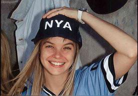 朱丽·麦库拉芙