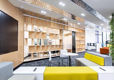 参观工地-办公室装修实景图-室内装修实景-直营办公一