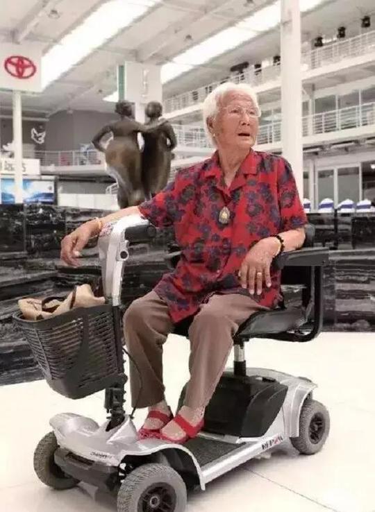 98岁老人退休创业,众筹开超市月入上千元,你还有啥借口不努力!