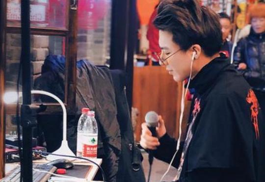 电脑维修工发现创业先机,一首歌引来百万美元投资