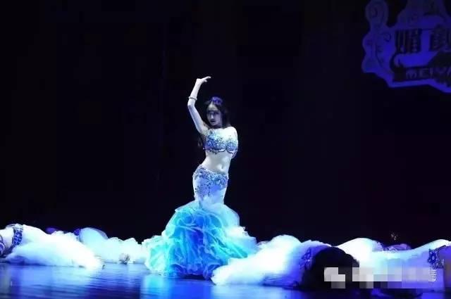 怀孕期间肚子一跳一跳的是什么原因