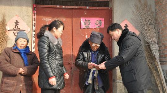 农村利民工程，农民不出去打工，在家门口也能赚钱