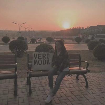 情侣头像最火双人背影