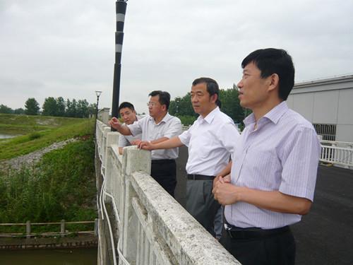 省巢湖管理局余忠勇局长赴凤凰颈排灌站检查指导防汛工作