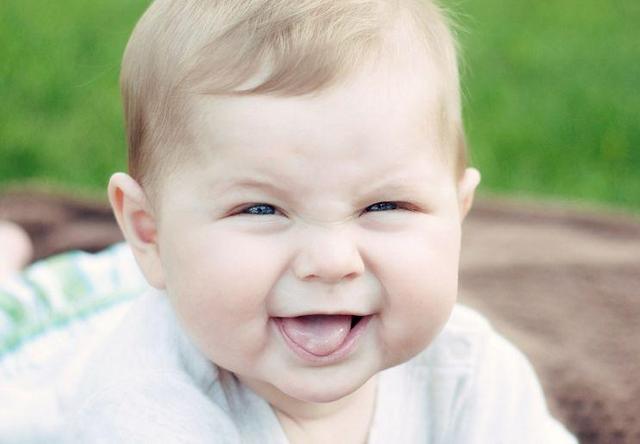 孩子穿开裆裤的危害