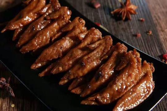 熟食卤味前景如何?为何越来越多创业人加盟友鸭熟食卤味