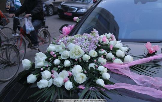 幸福的婚车结婚花环生活随笔生活素材摄影