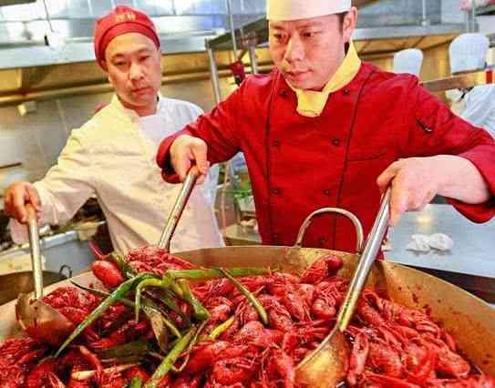 日本拟将小龙虾指定为外来入侵物种