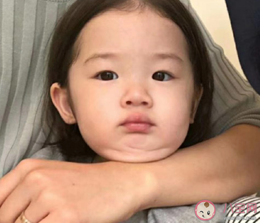 女儿第一次自己睡觉的说说