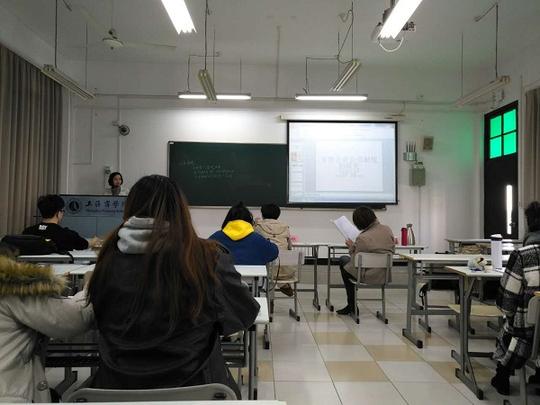管理学院开展大学生创新创业训练计划项目预答辩-校园