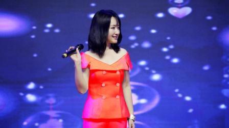 甜歌天后杨钰莹甜美莅临普宁,一首《轻轻地告诉你》瞬间回到当年