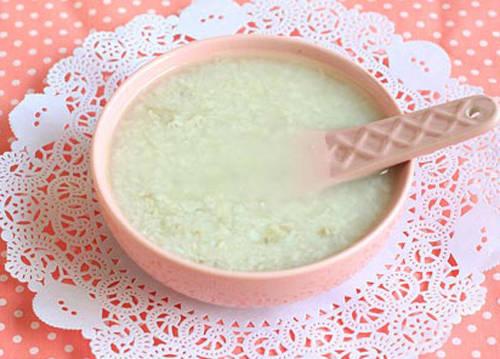 第一次怎么给宝宝添加辅食