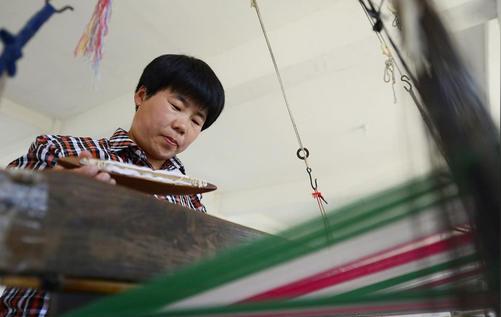 小夫妻不愿给别人打工，靠祖传手艺创业，年入几十万当了老板